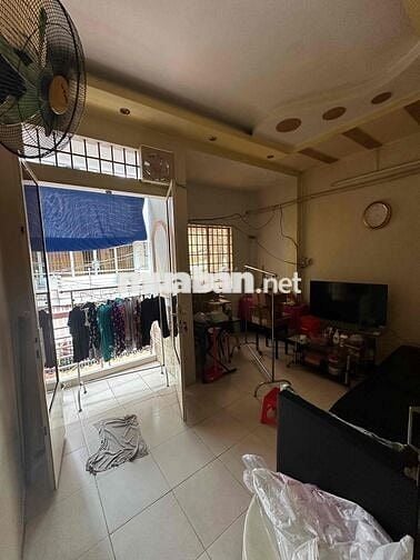 Nhà Đẹp 2 Tầng — Gần Cây Keo Tô Hiệu Hoàng Thiều Hoa ( 4m x 12m): Đông