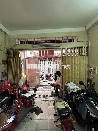 Nhà Đẹp 2 Tầng — Gần Cây Keo Tô Hiệu Hoàng Thiều Hoa ( 4m x 12m): Đông