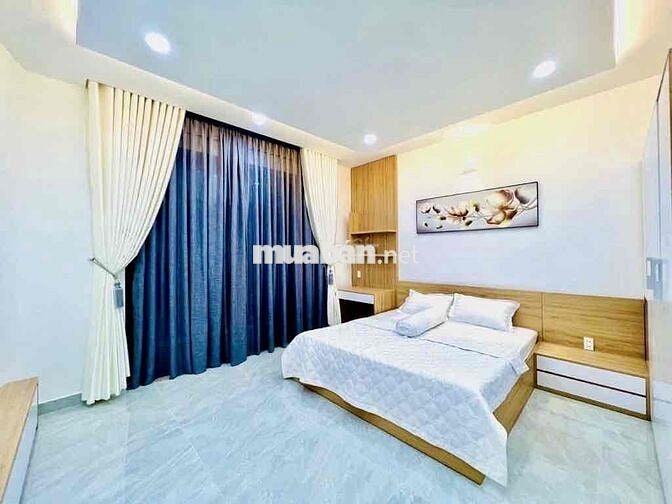 VIP 5 TẦNG THANG MÁY. HXH QUAY ĐẦU. SÁT MT QUANG TRUNG. SHR NỞ HẬU