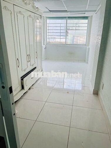 Nhà mới 3 tầng,2 pn,2wc,đường Lạc Long Quân,Tân Bình