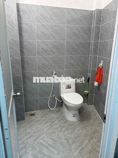 nhà 4x20m trệt trống suốt có gác lửng, hẻm 5m thông