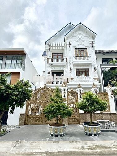 Biệt thự 1 trệt 2 lầu KDC hưng phú 10.5 x 20 ngay siêu thị Go. 18.5 tỷ