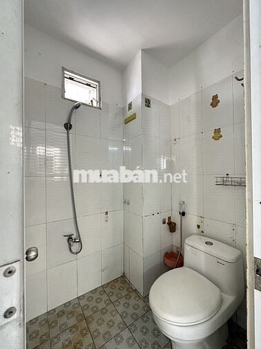 Phòng full nội thất dt rộng có cửa sổ lớn ngay 502 HTP giá mềm 30m2