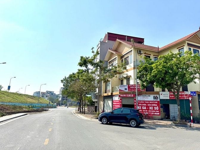 Lô đất Phúc Lợi, Vỉa hè 4 oto tránh, Kinh doanh dt 70m2 - MT 6.2m