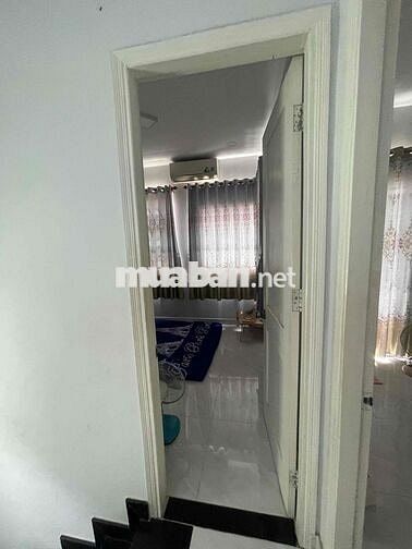 Cần cho Thuê nhà nguyên căn Quận 4