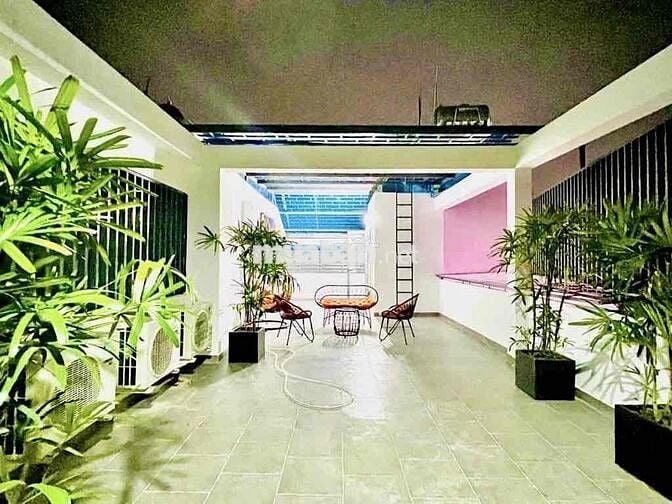 VIP 5 TẦNG THANG MÁY. HXH QUAY ĐẦU. SÁT MT QUANG TRUNG. SHR NỞ HẬU