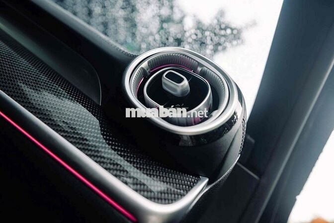 LONG ANH AUTO về MERCEDES C63SE Performance 2024