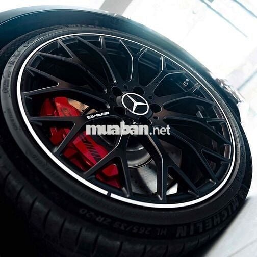 LONG ANH AUTO về MERCEDES C63SE Performance 2024