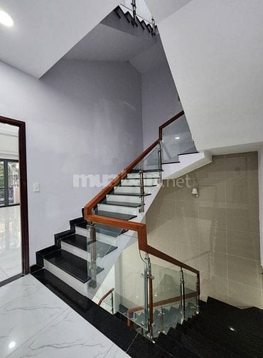 Bán nhà mặt tiền (5x20) khu ao sen Tên Lửa đường số 1B. Giá 13ty2 TL