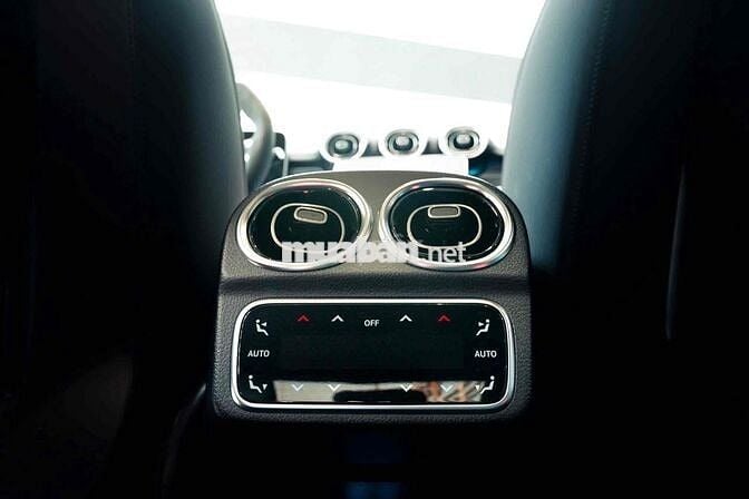 LONG ANH AUTO về MERCEDES C63SE Performance 2024