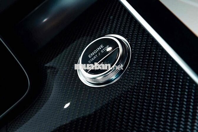 LONG ANH AUTO về MERCEDES C63SE Performance 2024