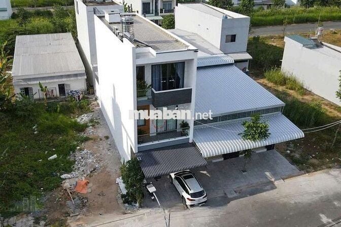 NHÀ 2 LẦU SÂN THƯỢNG - KDC HỒNG LOAN