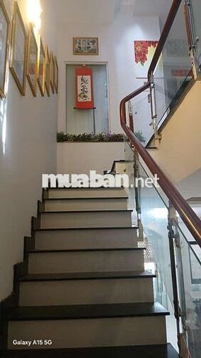Cho thuê nhà nguyên căn, 1 trệt 2 lầu, Bến Lức, Long An