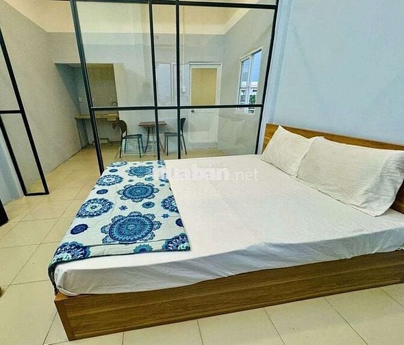 Cho thuê căn hộ 1 phòng ngủ full nội thất Quận 4 gần ĐH Luật, Tôn Đản
