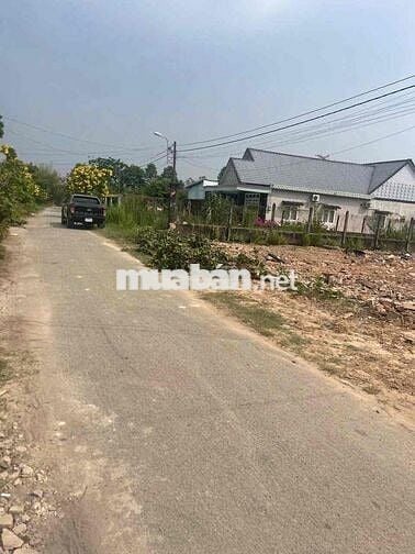 chính chủ đất mặt tiền giá 1ty350 shr full thổ cư