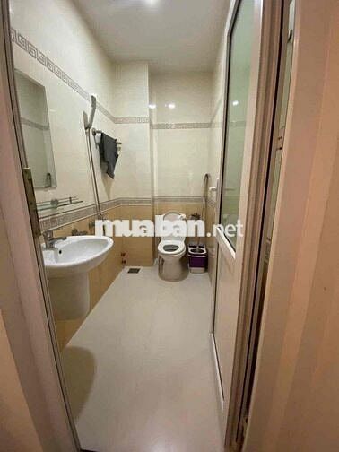 Nhà mặt tiền Nguyễn Thái Sơn 5pn3wc p5