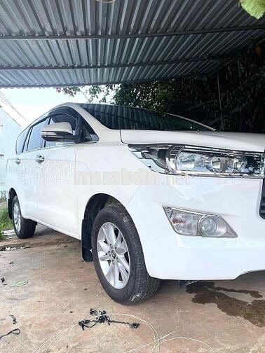 Toyota Innova 2017 2.0E - 90000 km