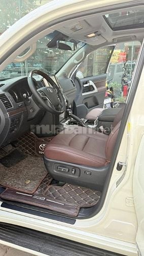 Toyota Land Cruiser 5.7 nhập Mỹ, sản xuất 2016. Xe siêu đẹp.