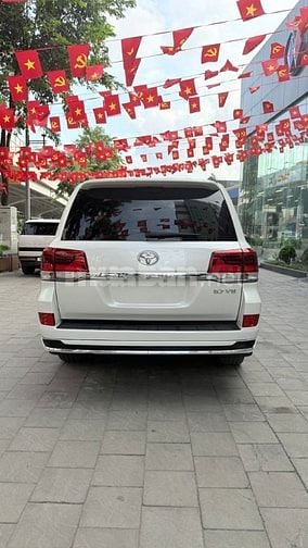 Toyota Land Cruiser 5.7 nhập Mỹ, sản xuất 2016. Xe siêu đẹp.