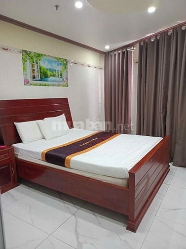 Bán khách sạn đang kinh doanh Q. Tân Bình, 37 phòng, doanh thu 250tr
