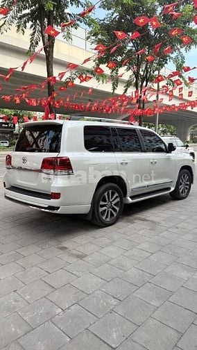 Toyota Land Cruiser 5.7 nhập Mỹ, sản xuất 2016. Xe siêu đẹp.