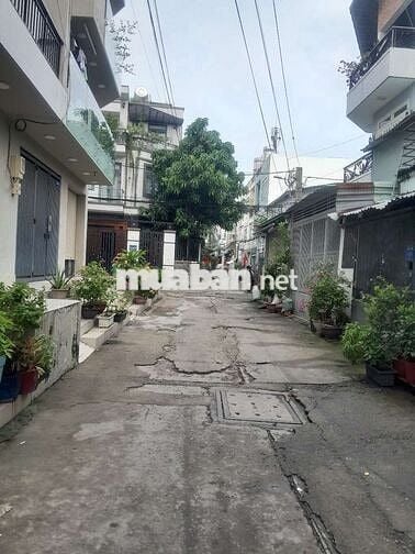 Chủ dễ tính cần bán nhà 1/bờ kênh tham lương.khu dân cư đông đúc