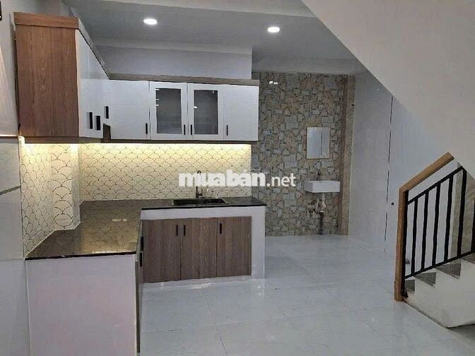 NHÀ ĐẸP 2 TẦNG, DT (4X12)M2, CÁCH 1 CĂN RA HẺM XE TẢI 4.95 TỶ CÒN TL