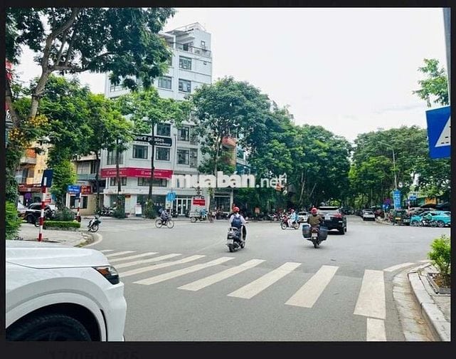 Tôi cần bán nhà mặt phố Vạn Phúc Ba Đình, 5tầng full nội thất