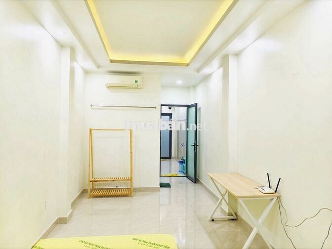 Phòng trọ đẹp mới xây, giá *** Quận 3, 28m2