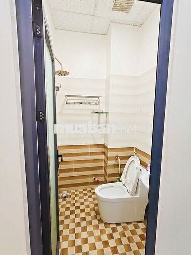 Phòng trọ đẹp mới xây, giá *** Quận 3, 28m2