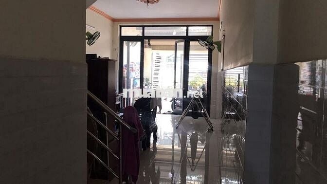 Cần bán nhà mặt tiền đường nội bộ, cách BigC Phú Thạnh 500m
