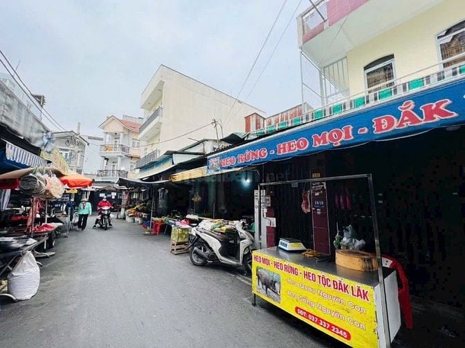 Bán nhà mặt tiền  chợ Hoàng Hoa Thám phường 13 quận Tân Bình. 