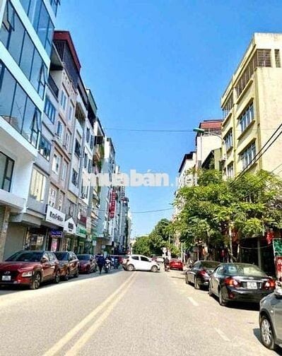 Tôi cần bán nhà mặt phố  kinh doanh ngay trung tâm đống đa