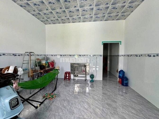 Nhà cấp 4 mới sơn sửa lại, 124,6m2, SHR, Xã Tân An Hội, Giá 850 Triệu.