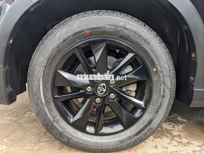Bán Innova Venturer 2019 còn quá đẹp nguyên Zin