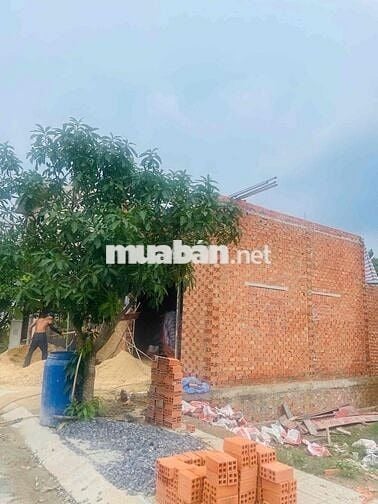 Bán đất mặt tiển gần vin eco 90m2 Giá 1ty450 full thổ , shr