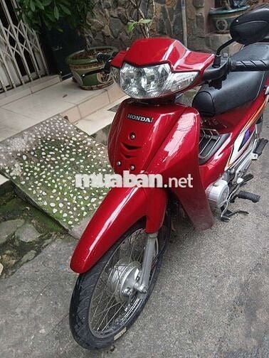 Cần bán xe Honda Wave Alpha 2004 màu đỏ