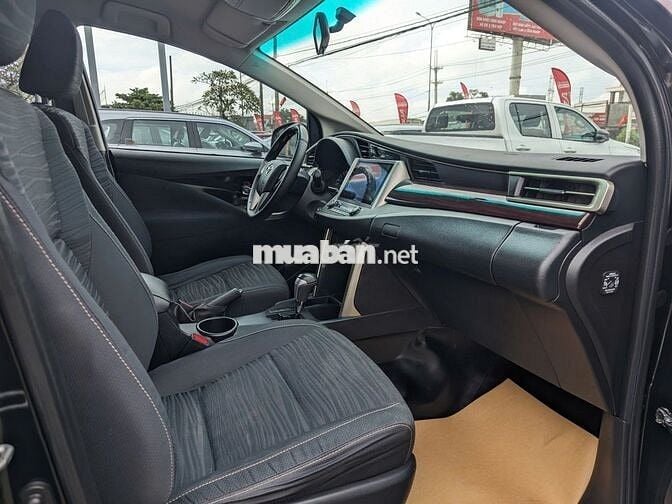 Bán Innova Venturer 2019 còn quá đẹp nguyên Zin