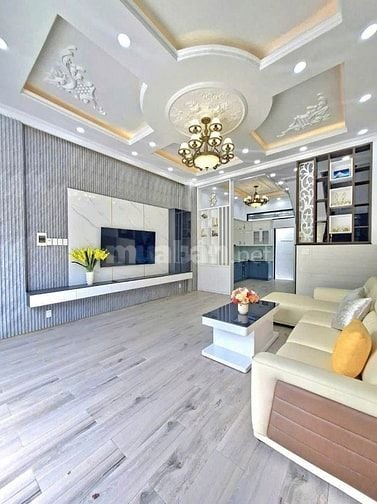 Nhà Nguyễn Khoái cần bán với diện tích 56,2m2 1 trệt 3 lầu ST, SHR