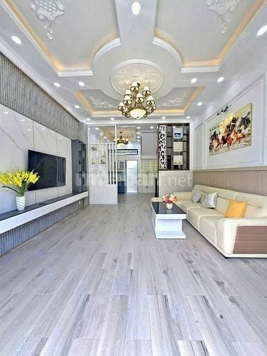Nhà Nguyễn Khoái cần bán với diện tích 56,2m2 1 trệt 3 lầu ST, SHR