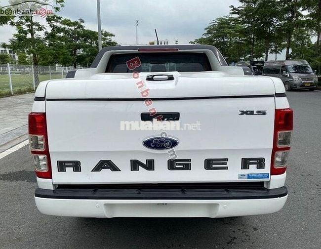 Ford Ranger XLS 2.2L 4x2 AT 2021 - 555 Triệu
