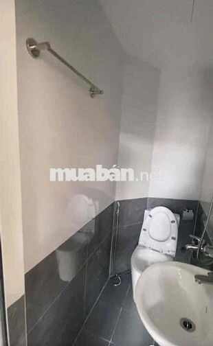 Nhà đẹp full nội thất, ngõ rộng có sân để xe, 22m x 5tầng. Nhỉnh 5 tỷ.