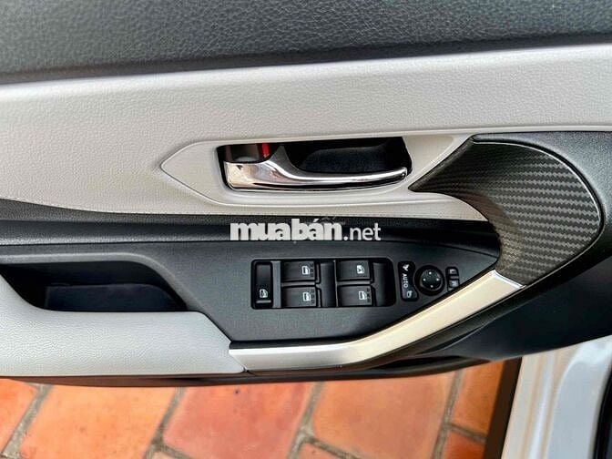 Home Oto | Toyota Veloz 2023 Xe gia đình Tphcm