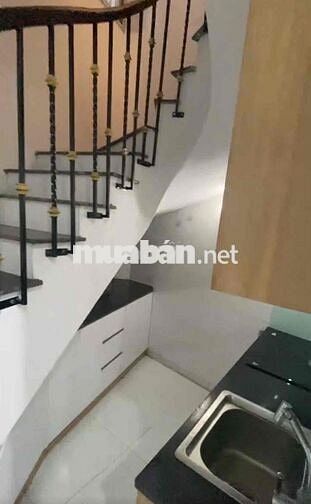 Nhà đẹp full nội thất, ngõ rộng có sân để xe, 22m x 5tầng. Nhỉnh 5 tỷ.
