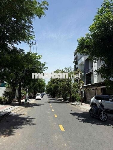 Bán nhà 2 lô liền kề đường Ngô Huy Diễn, Đảo 1 gần cầu Hoà Xuân 200 m2