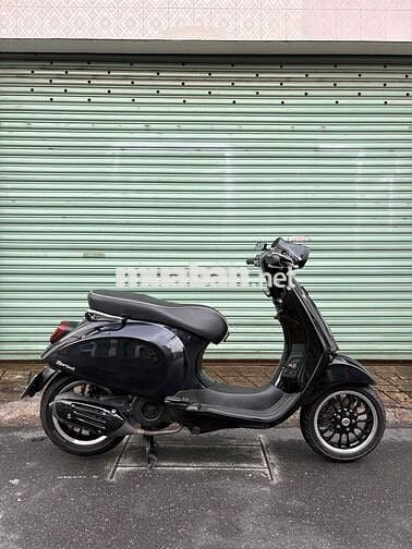VESPA SPRINT 125 ABS ĐEN BÓNG NHANH LẸ
