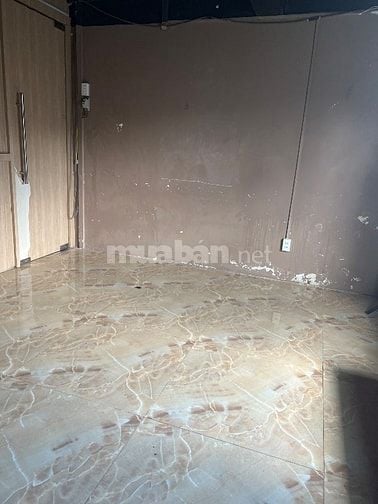 Cho thuê phòng ở lầu 1 mặt tiền đường