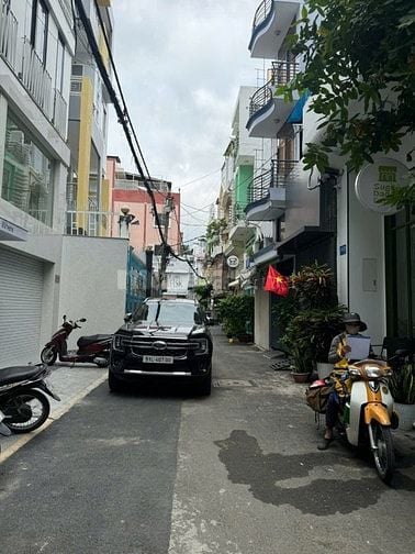 NHÀ QUẬN 1 -TRẦN HƯNG ĐẠO- chỉ nhỉnh 4Txx