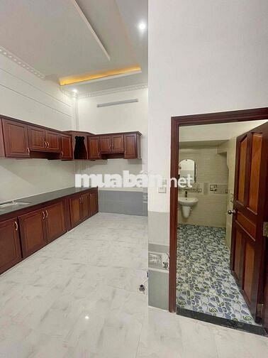 Nhà trệt lầu 2 phòng ngủ hẻm 3-4 Nguyễn Văn Cừ