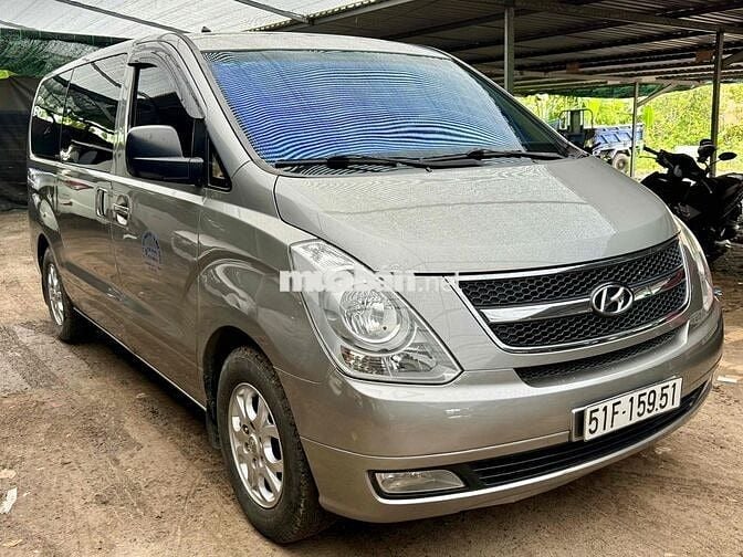 Hyundai Grand Starex 2015 máy dầu 9 chỗ